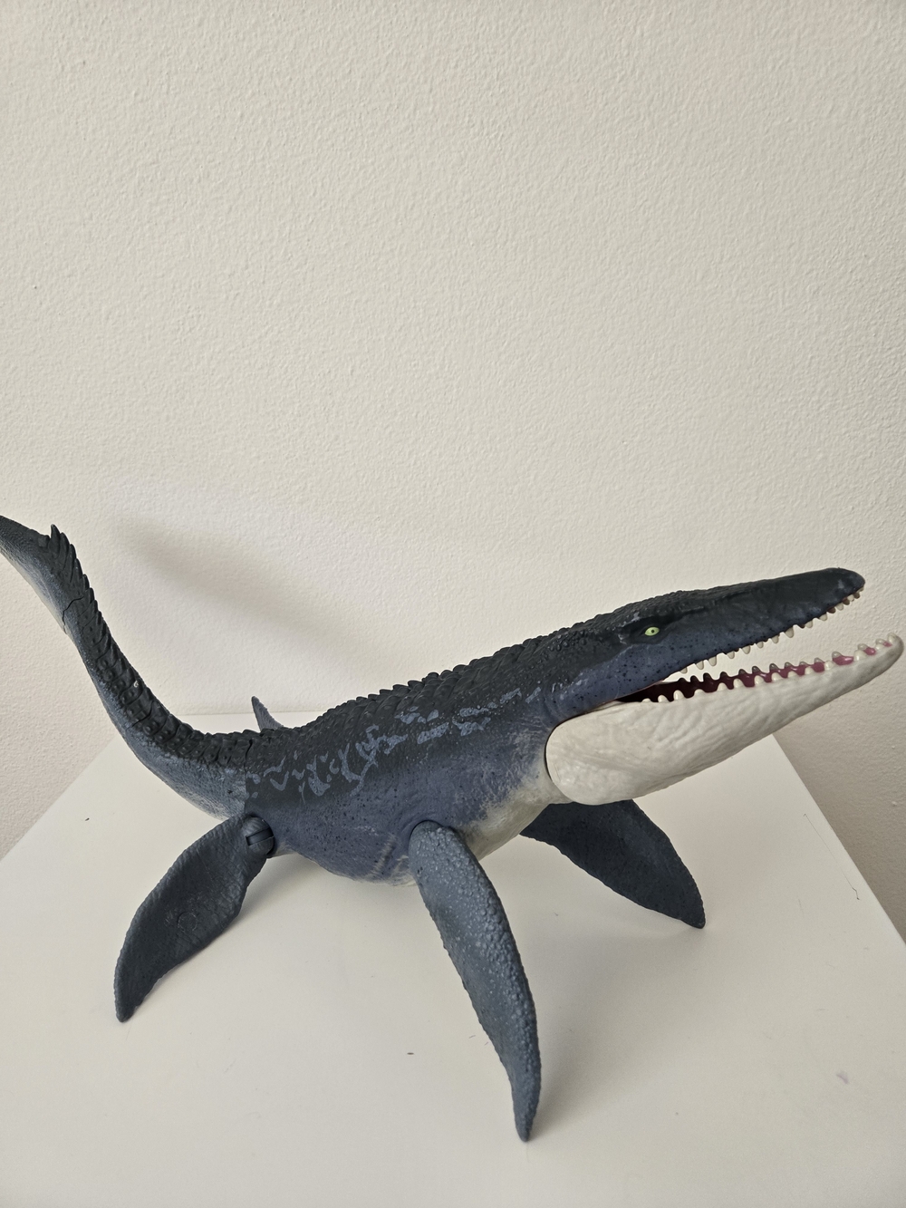 Jurassic World Dominion Ocean Protector Mosasaurus Dinosaur Action Figure